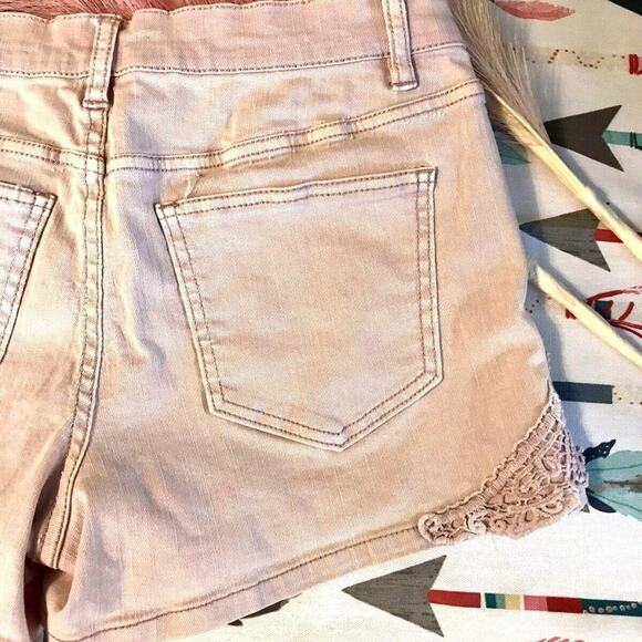 New York & Co Denim and Lace Shorts Mid Rise Women's Size 6  Pink/Mauve Cut off - Picture 7 of 12